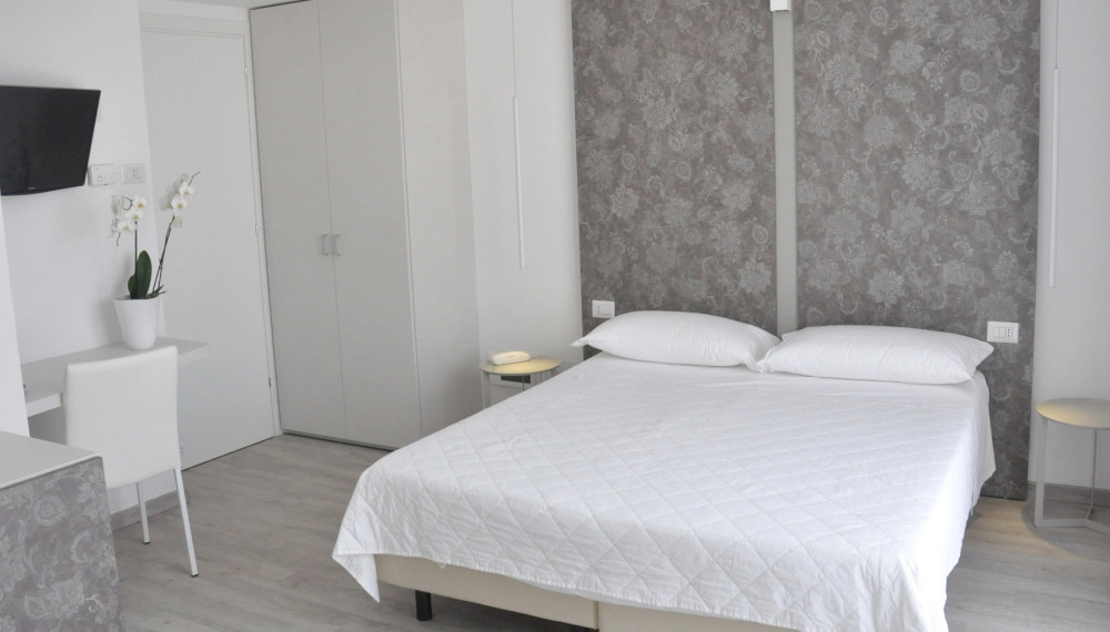 media.Slide-Suite-01-Hotel-Thea