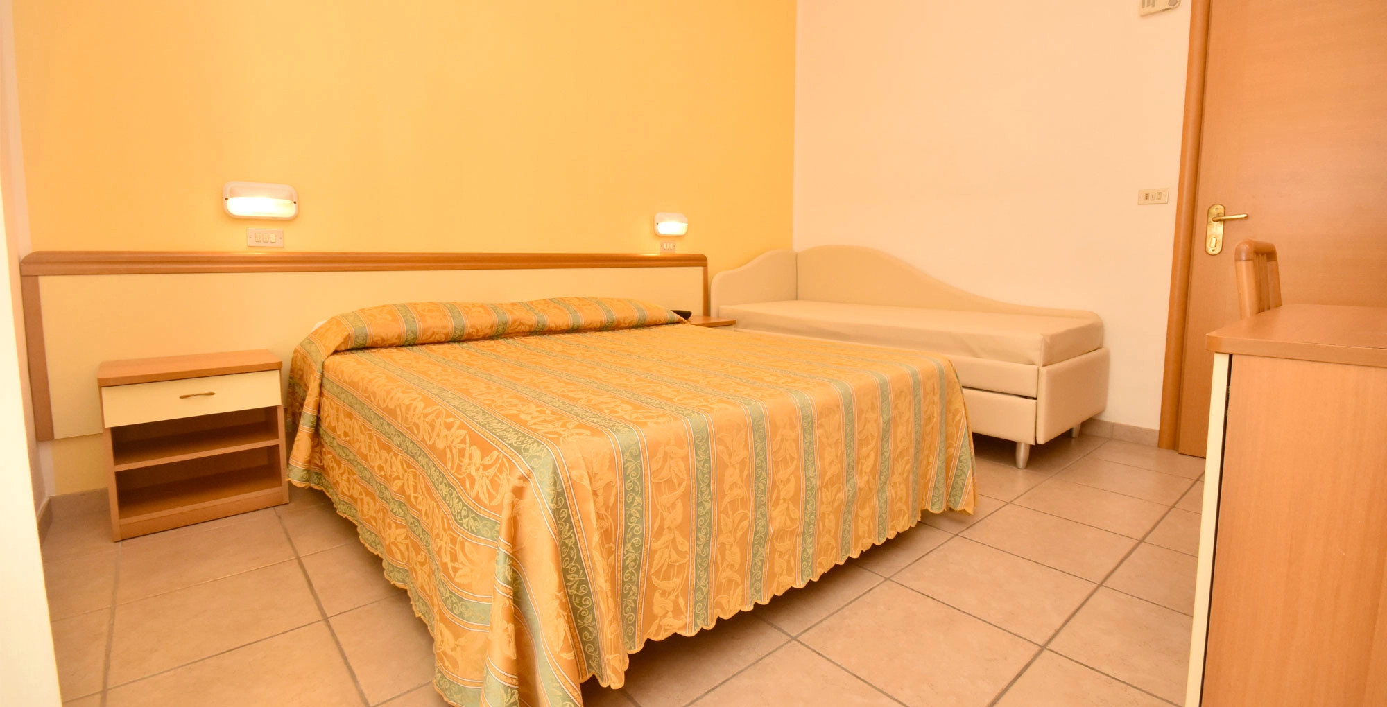 media.Slide-Camera-Comfort-02-Hotel-Thea