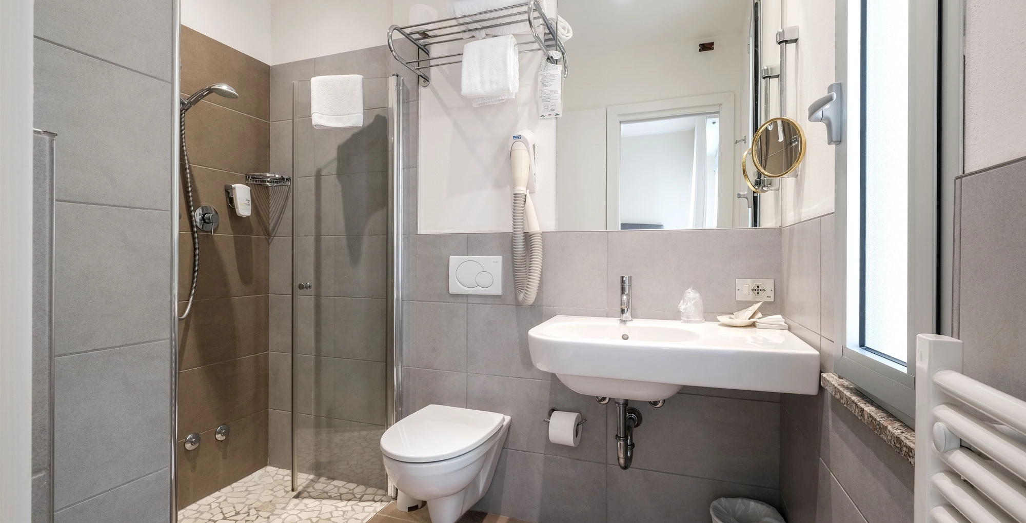 media.Slide-Camera-Elite-02-Hotel-Thea