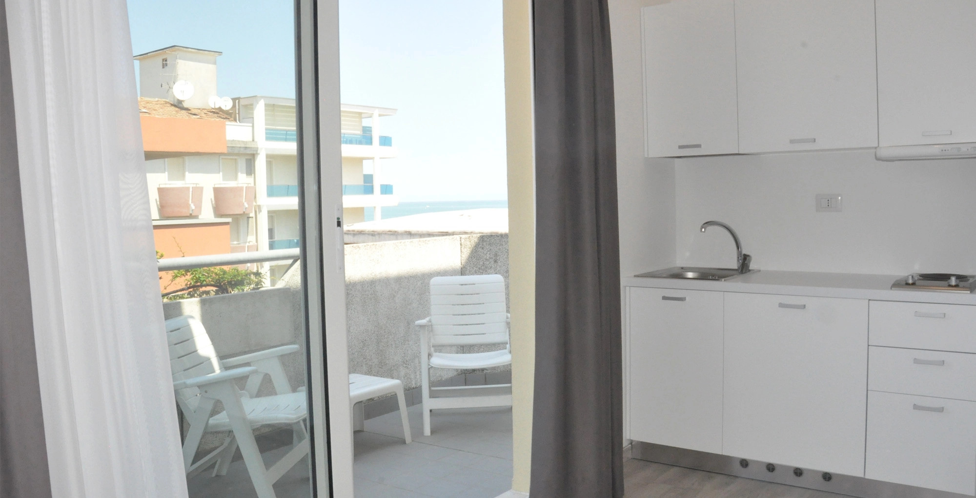 media.Slide-Suite-02-Hotel-Thea-1