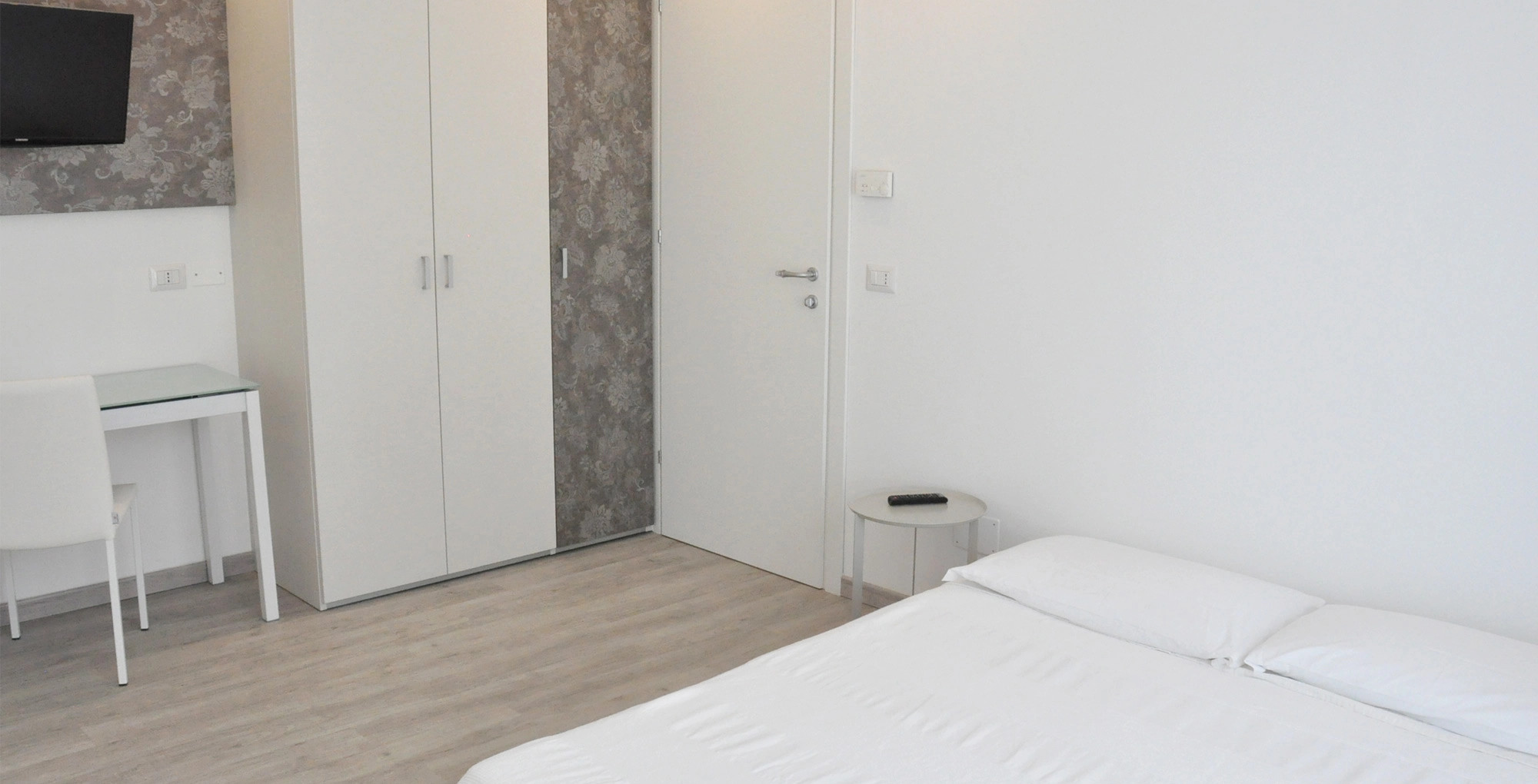 media.Slide-Suite-03-Hotel-Thea-1